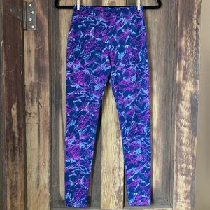 L.L. BEAN patterned spandex athletic leggings